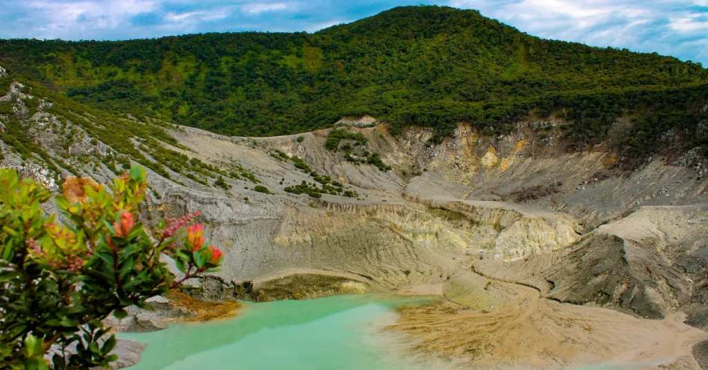 Bandung in Indonesia visaboards