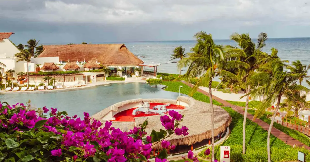 Comfortable Resort in a Beach or Jungle Region Mexico City visaboards