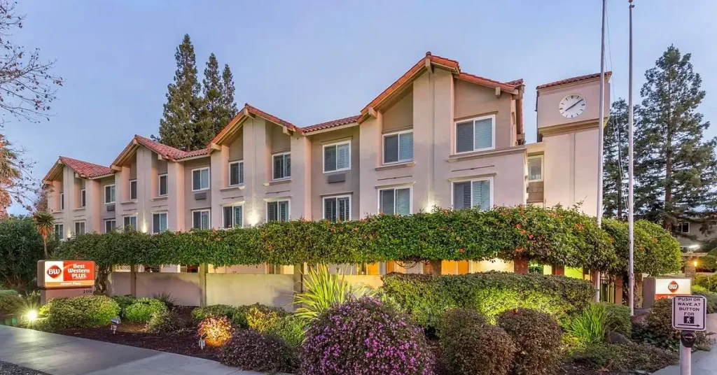 Comfortable Urban Hotel (San José or Major Cities) visaboards
