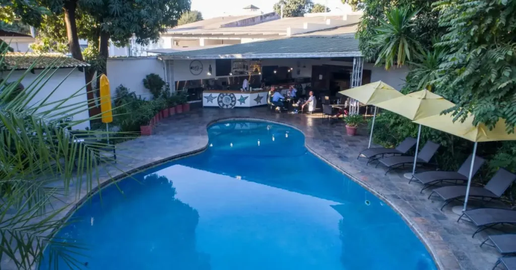 Fawlty Towers Lodge – Livingstone visaboards