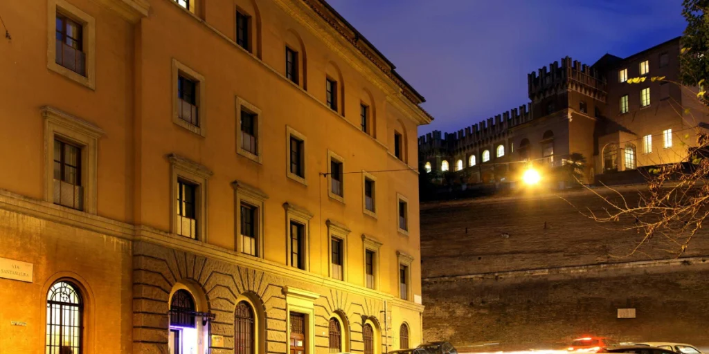 Hotel Hearth – Vatican Area visaboards