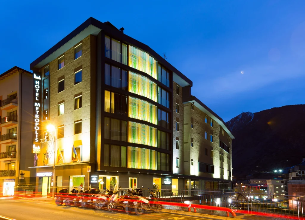 Hotel Metropolis, Andorra la Vella visaboards