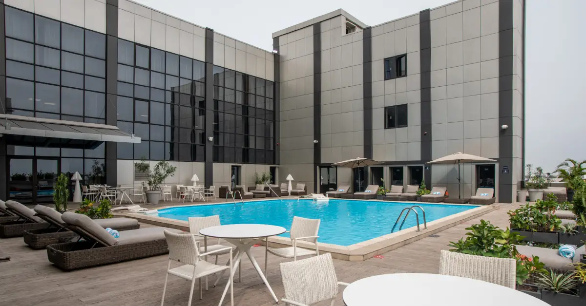 Krystal Palace Douala, Douala visaboards