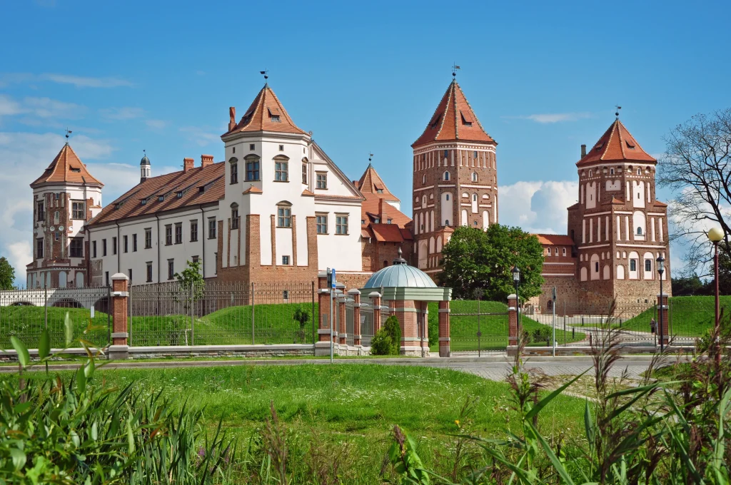 Mir Castle Area belarus visaboards