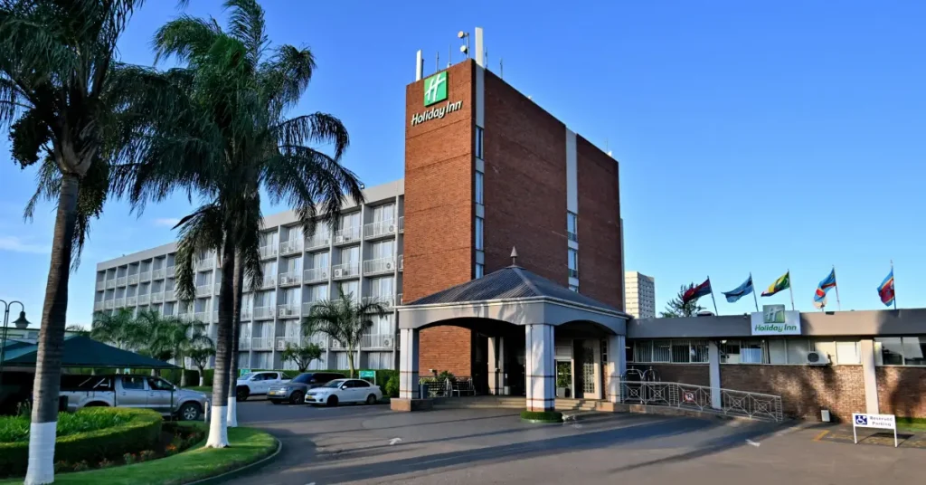 Shearwater Explorers Village – Victoria Falls visaboards