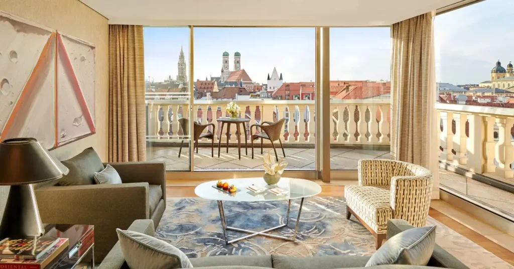 Stylish Boutique Hotel in a Major City (Example Berlin or Munich) visaboards